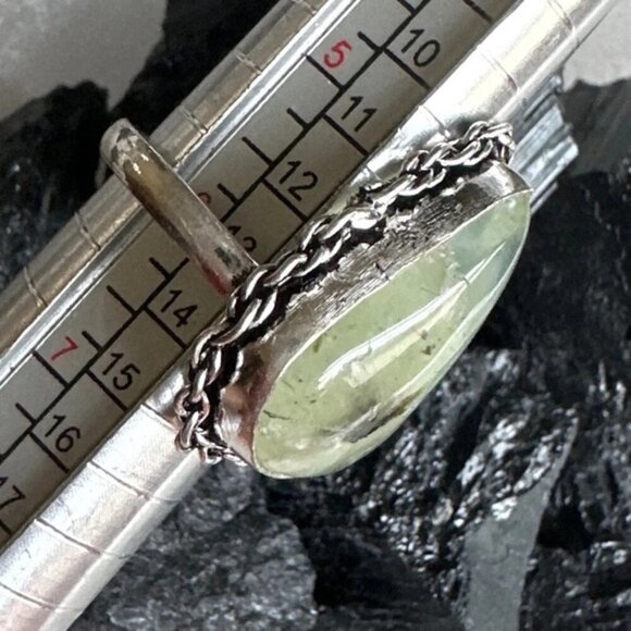 Prehnite maximalist silver ring - Picture 3 of 3